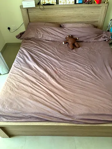 Queen bed for sale
