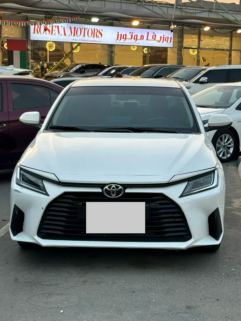 Toyota Yaris 2024 — photo 1 of 10