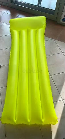 Bright Yellow Inflatable Pool/Beach Float - Single Lounger