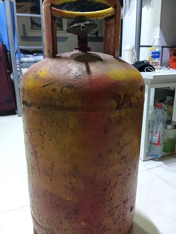 Gas cylinder