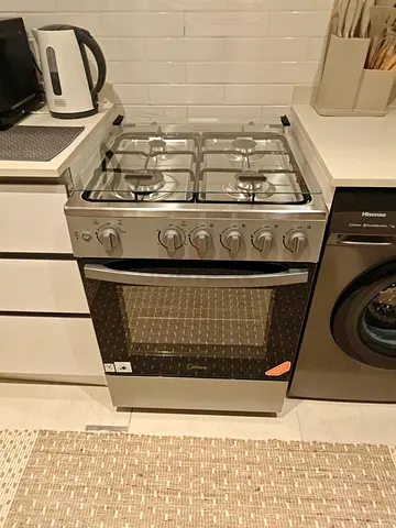 Midea Gas Cooker 4 burners 60*60 brand new with box