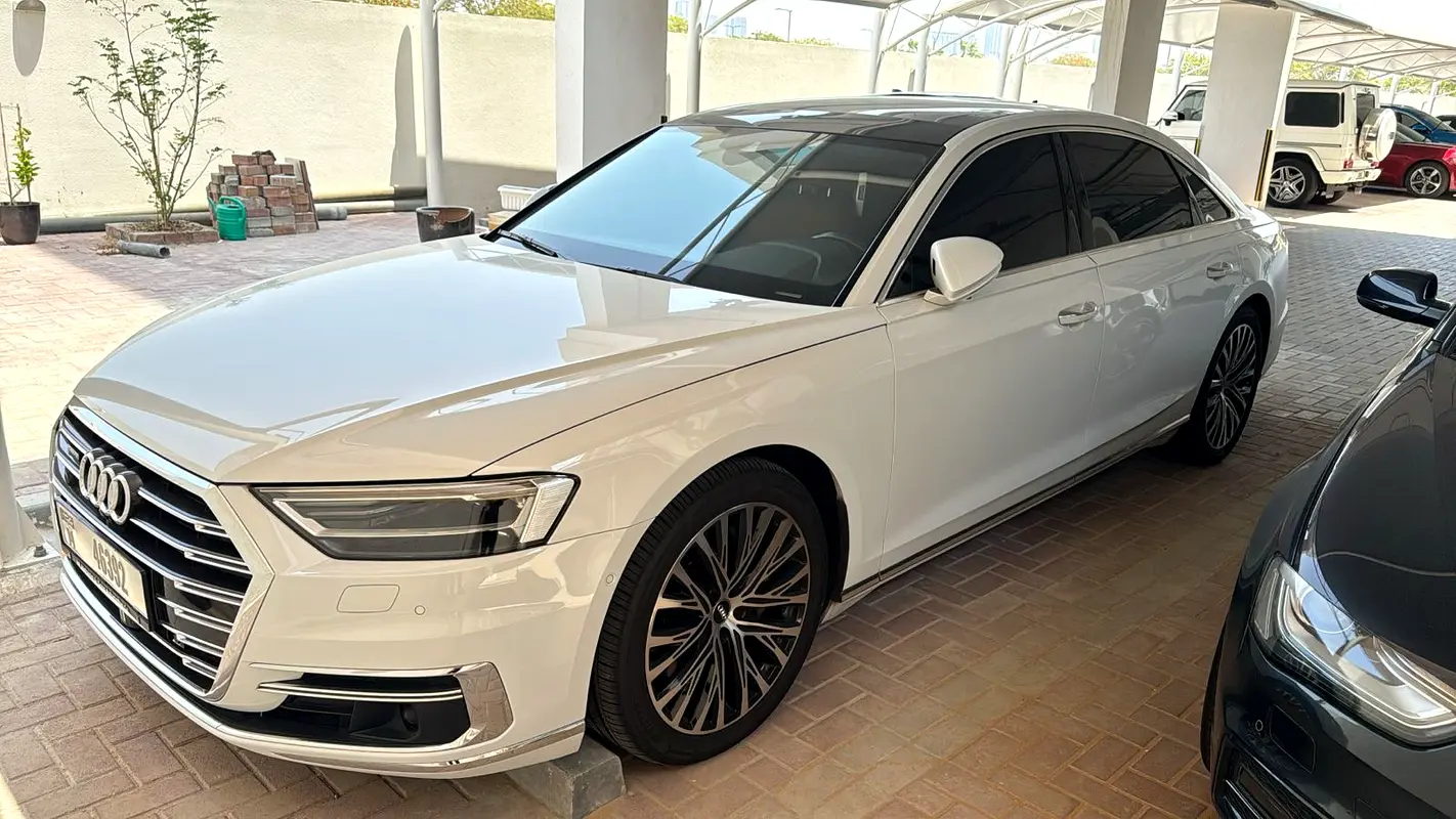 Audi A8 2022 — photo 1 of 2