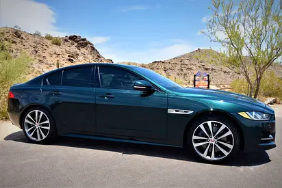 Jaguar XE Prestige 2017 - Canadian Specs - Excellent Condition