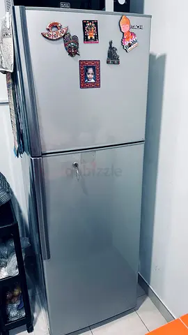 Hitachi -Double-Door Refrigerator -  freeze