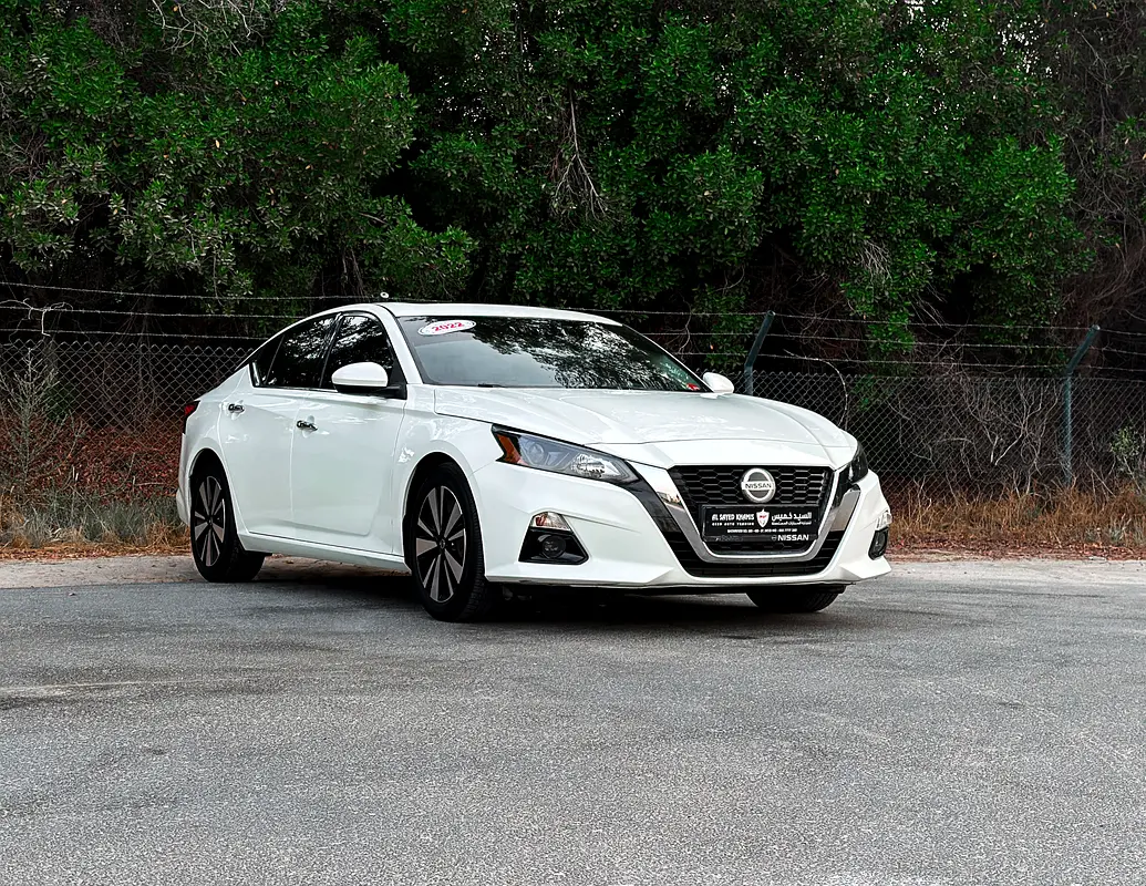Nissan Altima 2022 — photo 1 of 20