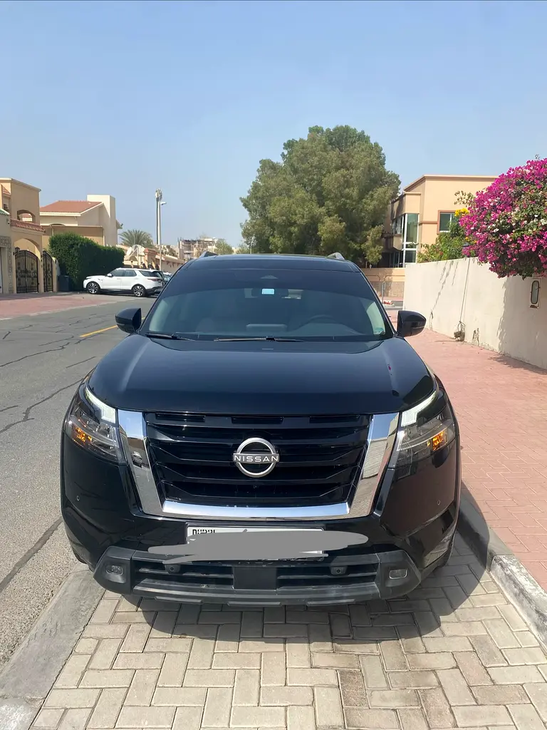 Nissan Pathfinder 2024 — photo 1 of 18