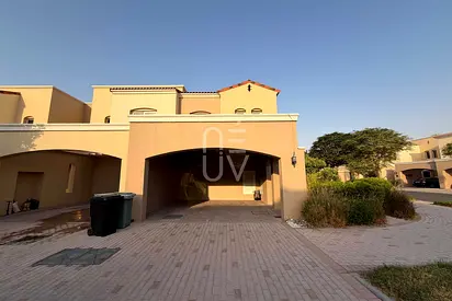 Spacious 3Br + Maids | Landscapped | Corner Unit