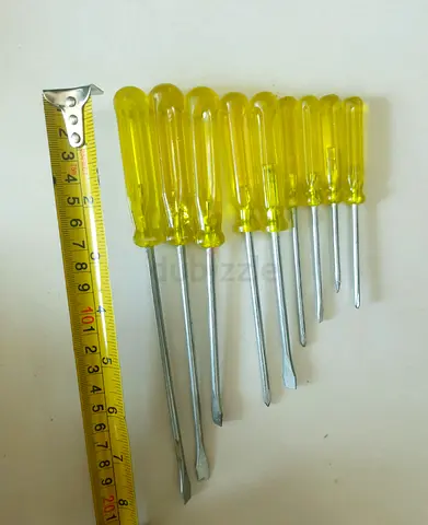 Screwdriver Set – 8 pcs – Used, Good Condition
