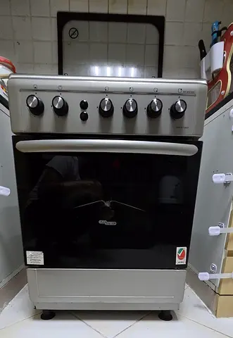Used Super General Free-standing Gas Cooker with Oven - Good Condition