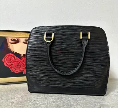 Preloved Black Epi Leather Structured Handbag - Small Satchel