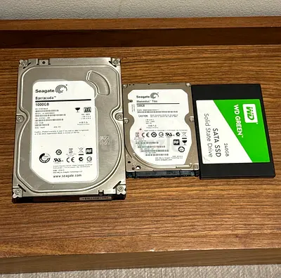 Collection of HDD and SSD drives — Seagate 1TB  500GB, WD Green 120GB SSD