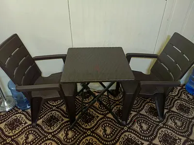 Set of 2 Plastic Armchairs with Small Folding Table - Brown