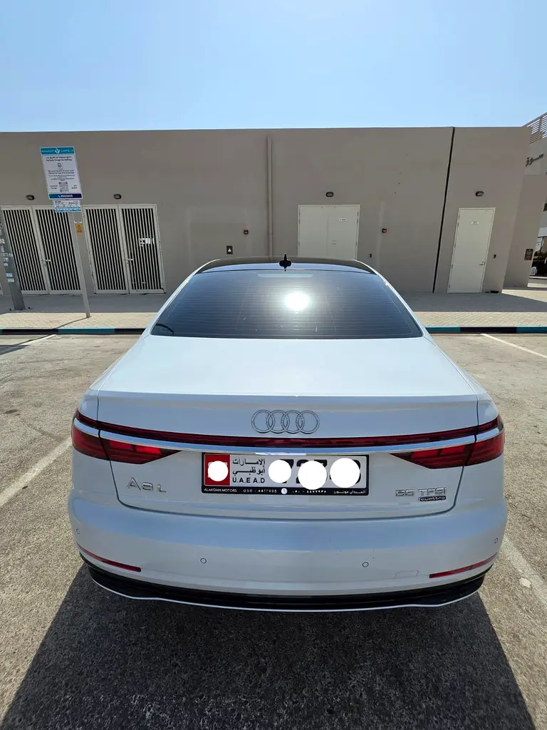 Audi A8 2022 — photo 1 of 10