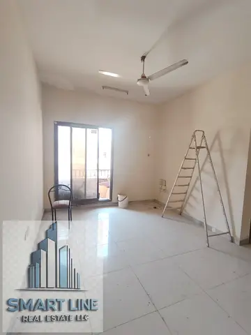 Very near to sachool 2bhk with balcony nice location family building rent only 24k