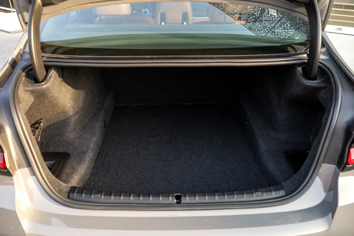 BMW 5-Series 2023