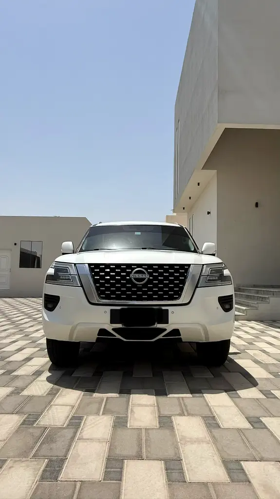Nissan Patrol 2024 — photo 1 of 7
