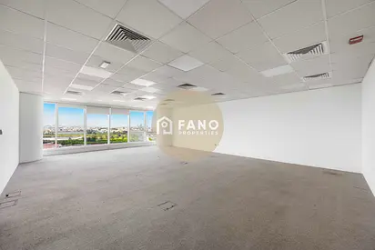 Now 95K - Bright and Spacious Layout - Racecourse View