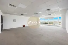Bright and Spacious Layout - Racecourse View