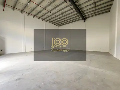 مستودع للإيجار 2665 قدم في الجرف الصناعيه 3