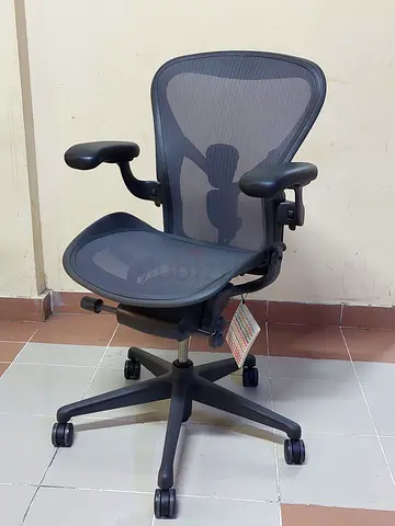 Authentic Original Remastered V2 Version Herman Miller Aeron Chair Graphite Fully Adjustable Size B