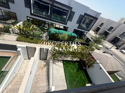 SPACIOUS & BRIGHT | LUXURIOUS FINISHES | VACANT BY JULY