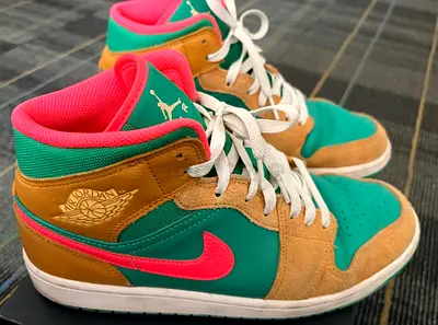 Nike airjordan 1 mid SE ‘wheat watermelon’ - US mens 9