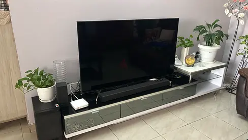 Modern 2-Tone Glass TV Stand / Media Unit