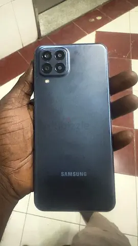 Samsung smartphone (good working condition) - 4 cameras, blue back