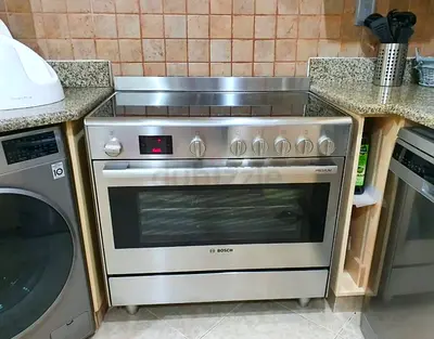 Free Delivery- BOSCH Latest Model Made in Italy 5-Burner Electric Ceramic Cooking Range 90x60 CM
