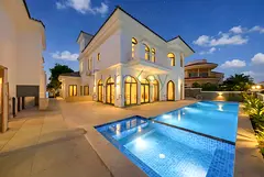 EXCLUSIVE AND UPGRADED 4 BED ATRIUM ENTRY