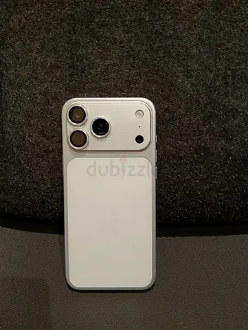 Iphone 17 pro max ,1tb storage for sale comes with a box and charging cable
