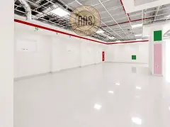 In prime location Shop available for rent