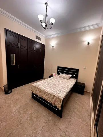 Master room with attached Washroom and attached balcony ( Near MOE andInsurance Market metro)