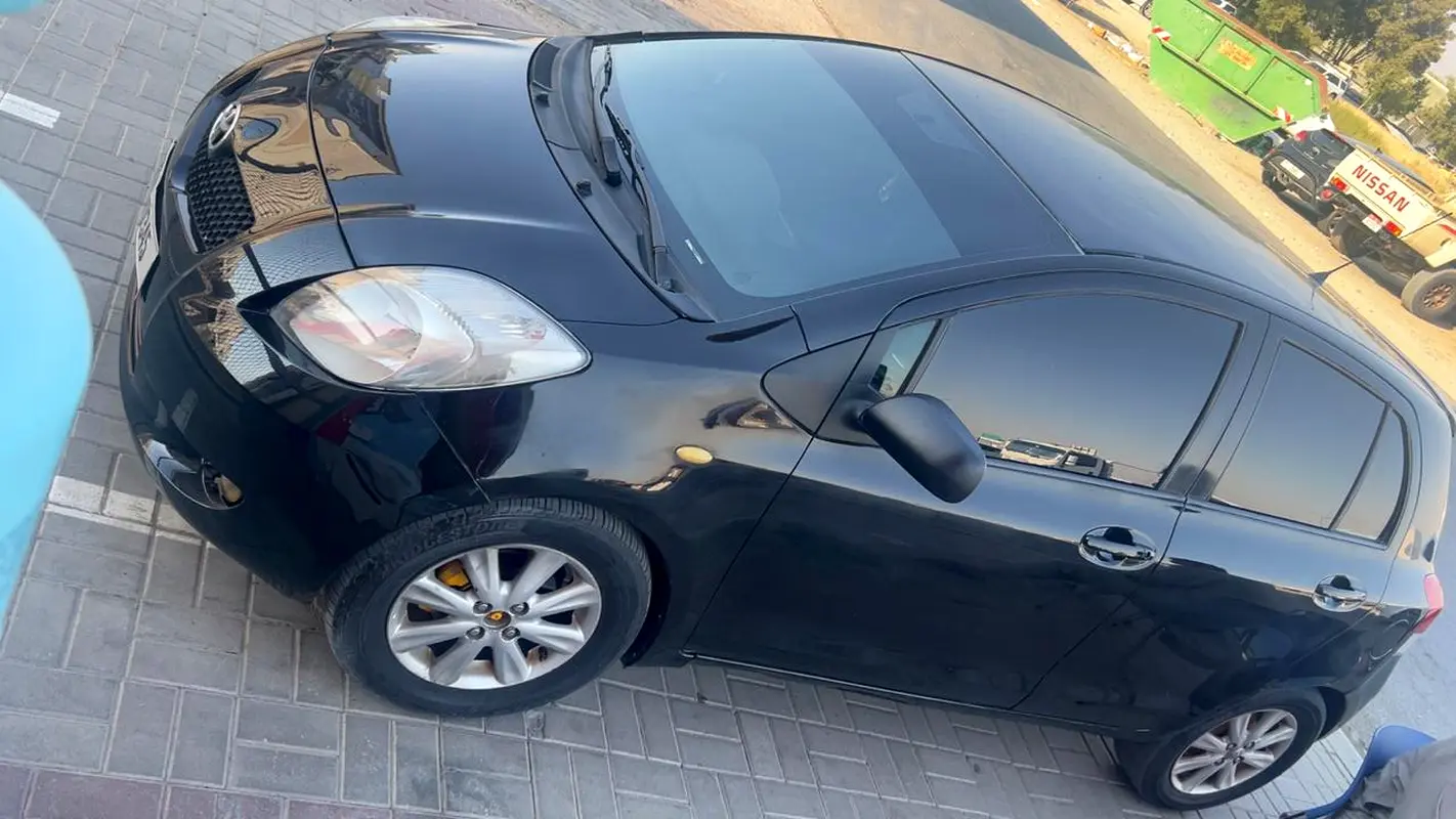 Toyota Yaris 2009 — photo 1 of 5