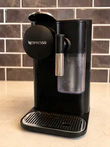 Nespresso VertuoPlus Coffee  Milk Frother Machine - Good Condition