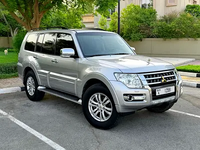 Mitsubishi Pajero GLS 3.8L V6 MIVEC 4WD, GCC Specs, Original Paint, Perfect Condition, 2 Keys