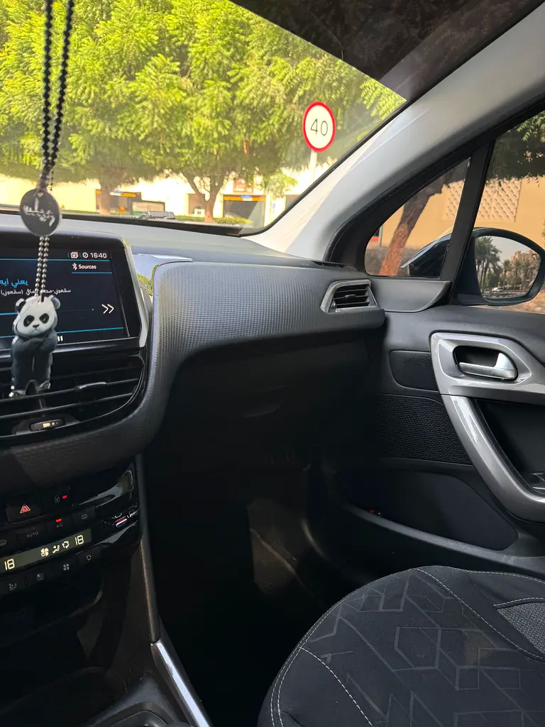 Peugeot 2008 2018 — photo 1 of 12
