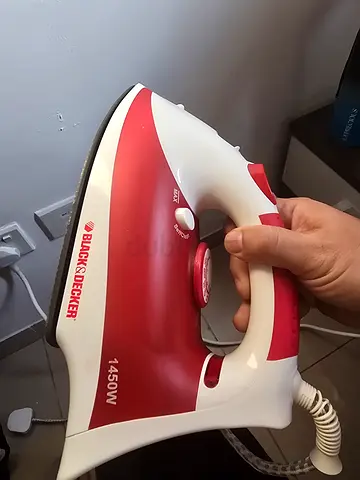 Black  Decker 1450W Steam Iron - In a brand new condition