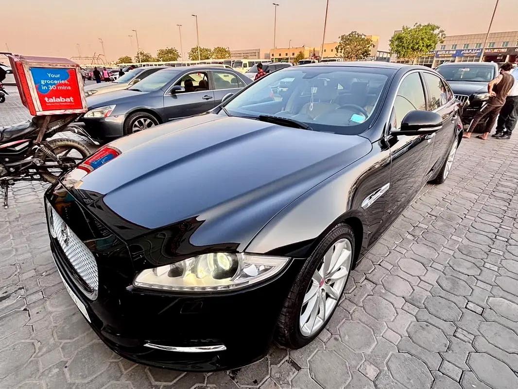 Jaguar XJ 2014 — photo 1 of 9
