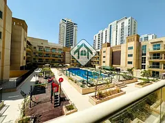 POOL VIEW l READY TO MOVE l HIGH QUALITY