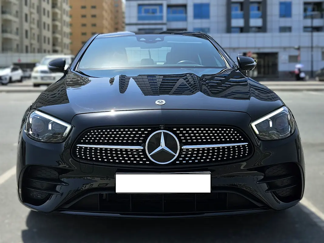 Mercedes-Benz E-Class 2022 — photo 1 of 18