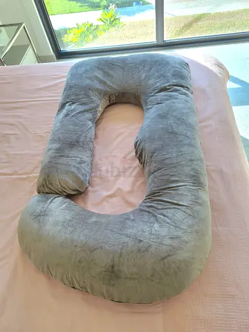Momcozy Pregnancy Pillow (Brand New)