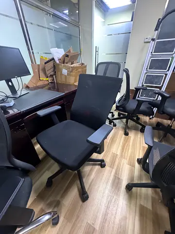 6 office chairs for really good price