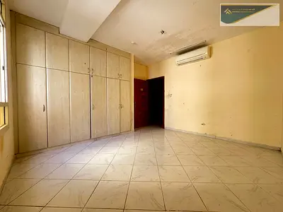HOT OFFER ! FULLY SPACIOUS 1BHK WITH 2 WASHROOMS WITH WARDROBES NEAT AND CLEAN BUILDING ONLY FOR FAMILY JUST 25K IN AL QASIMIA