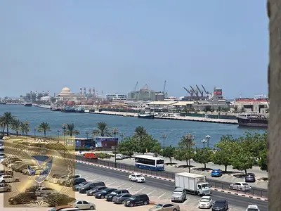 للأيجار أرخص غرفة وصالة في منطقة المجرة بأطلالة بحرية موقع مميز قريب من الكورنيش بناء عائلي
