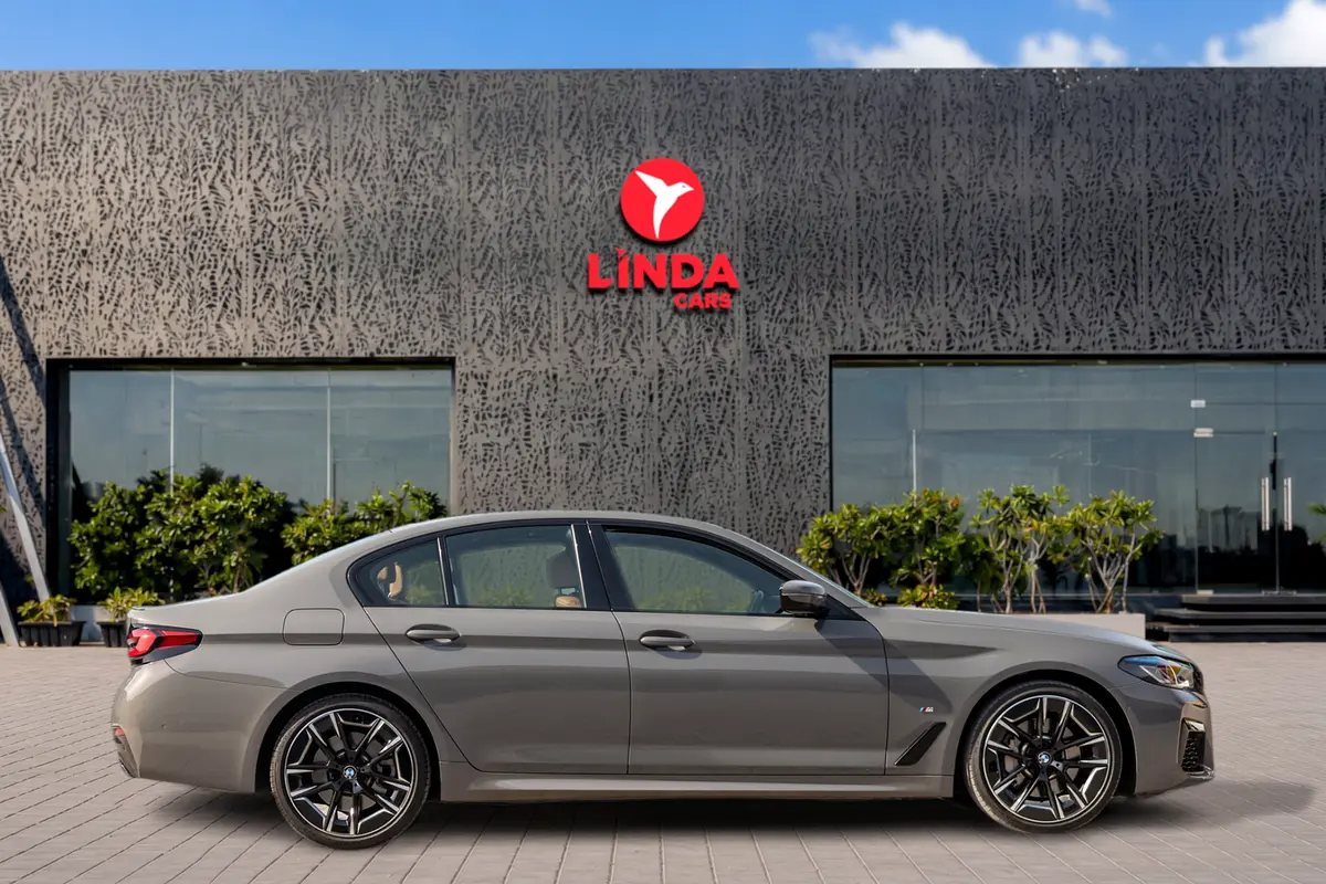 BMW 5-Series 2023