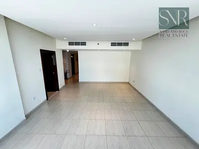 Renovated 1BR | Marina First Tower | Dubai Marina | 1 Month Free