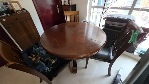 Dining table with 3 chairs for sale