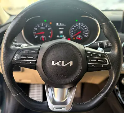 صورة 8 لـ 2023 KIA STINGER