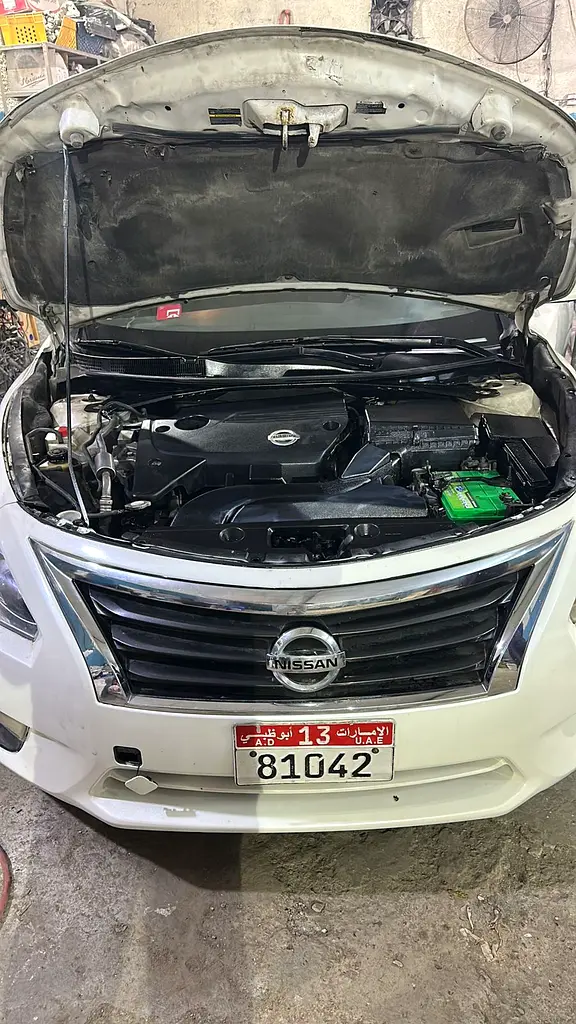 Nissan Altima 2013 — photo 1 of 6